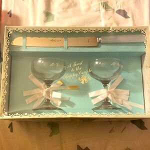 Wedding toasting set